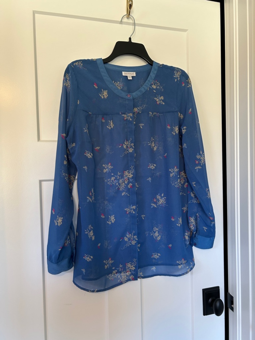 A pea in the pod maternity blouse blue sheer long sleeve floral print sz M